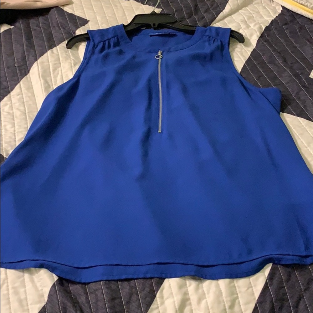 Blue tank with zipper